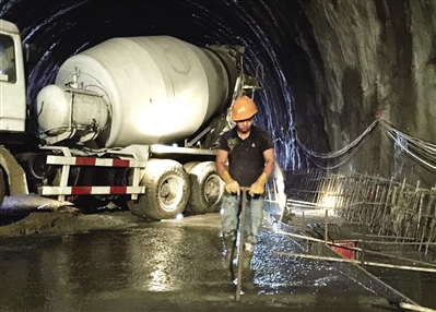 平阳新梅岭隧道工程年底通车